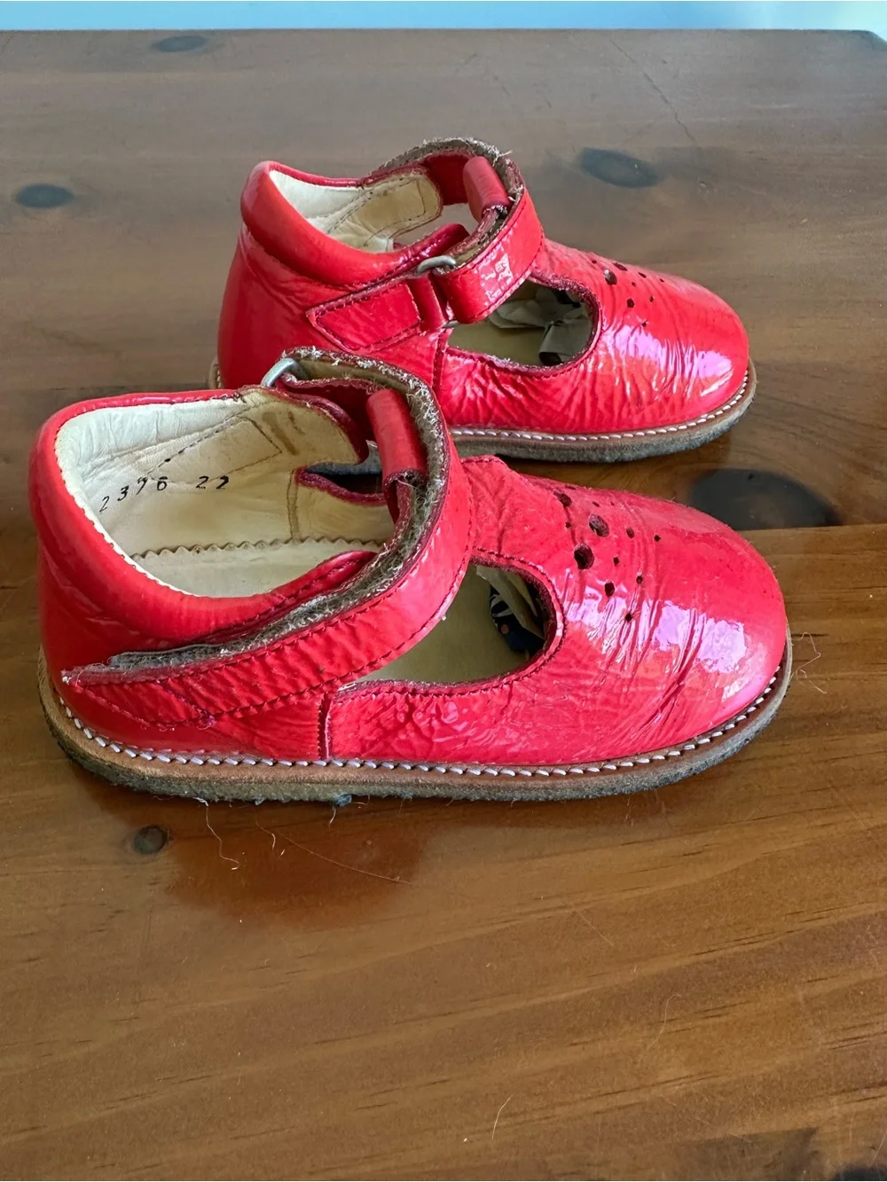 Angulus Red Patent Leather Mary Janes ~6 (EU 22)